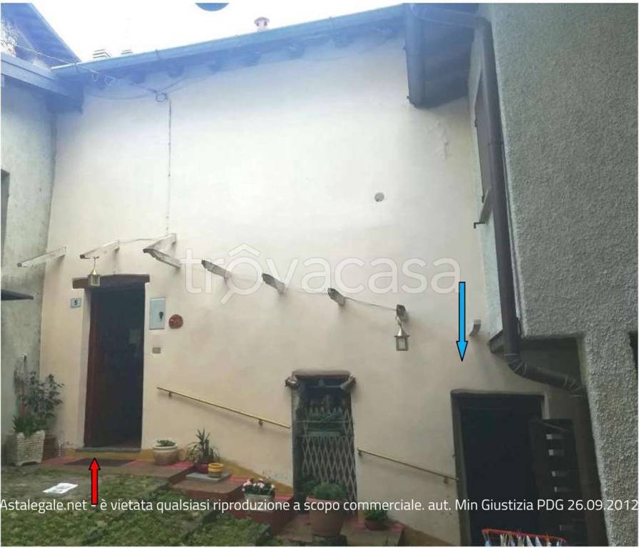 appartamento in vendita a Blessagno in zona Lura