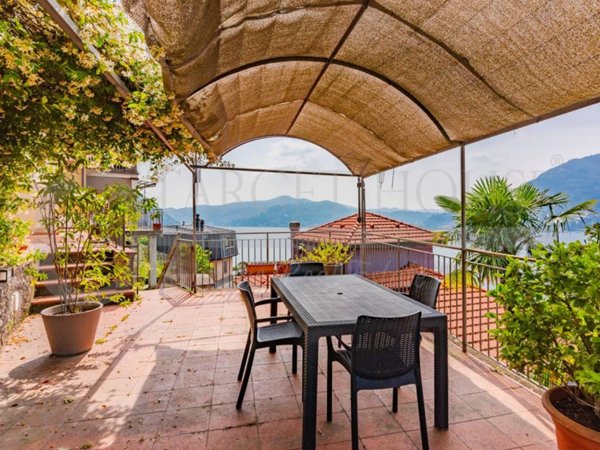 casa indipendente in vendita a Blevio