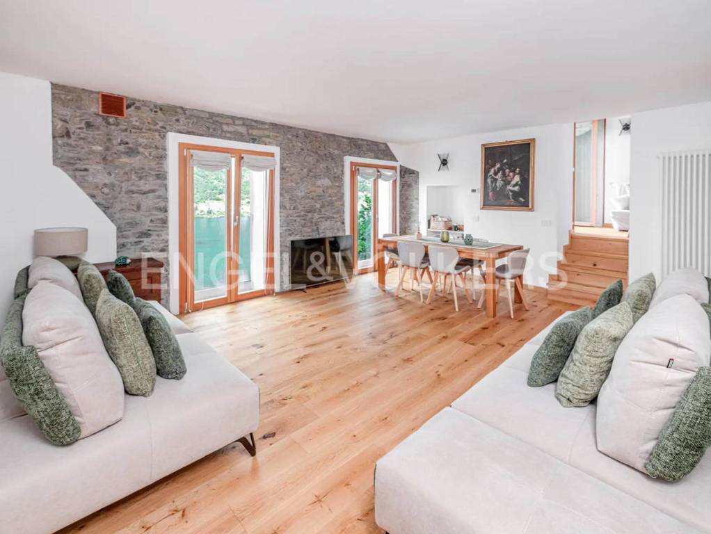 casa indipendente in vendita a Blevio