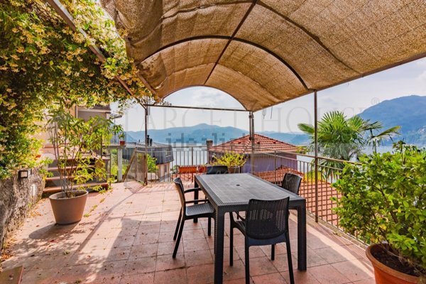casa indipendente in vendita a Blevio