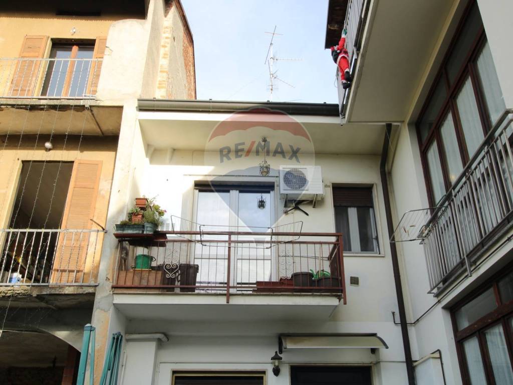 appartamento in vendita a Bregnano in zona San Michele