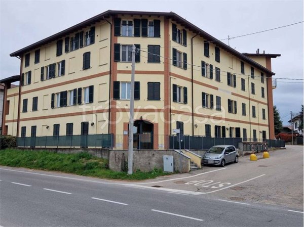appartamento in vendita a Bregnano in zona San Michele