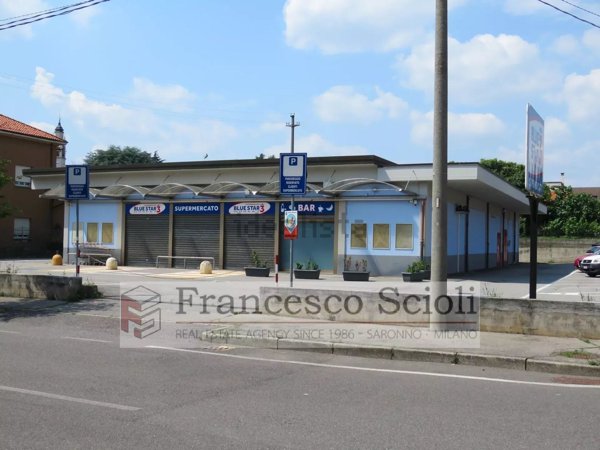 locale commerciale in vendita a Bregnano