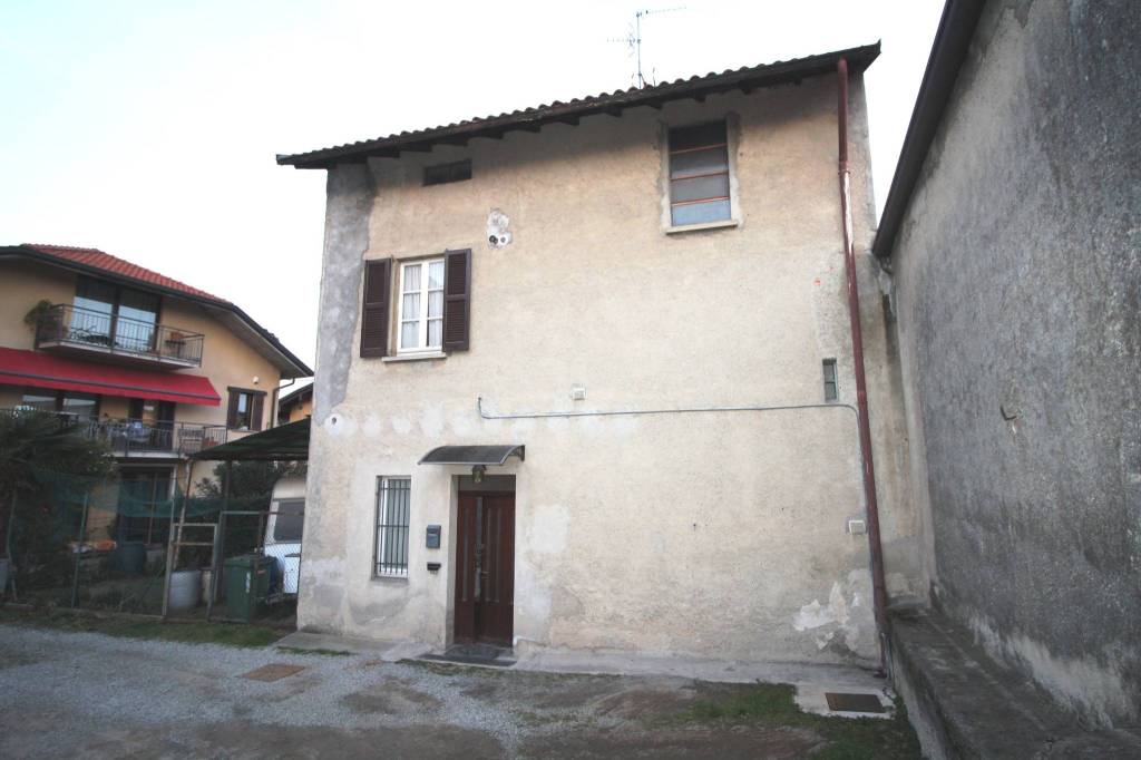 casa indipendente in vendita a Bregnano