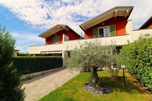 casa indipendente in vendita a Bregnano