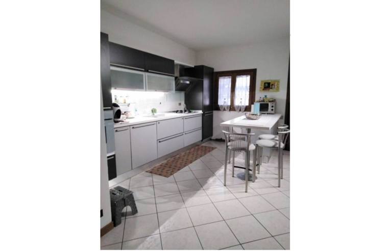 appartamento in vendita a Bregnano