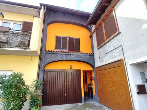 casa indipendente in vendita a Bregnano