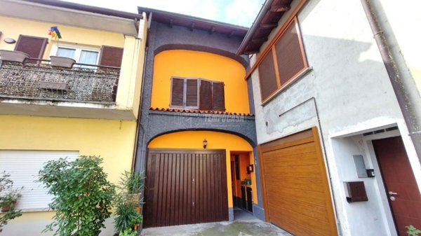 casa indipendente in vendita a Bregnano