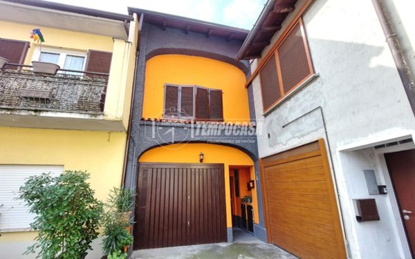 casa indipendente in vendita a Bregnano