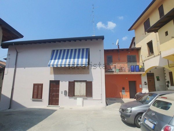 casa indipendente in vendita a Bregnano