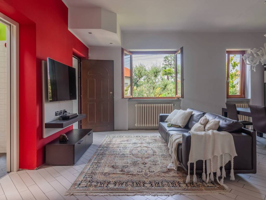casa indipendente in vendita a Bregnano