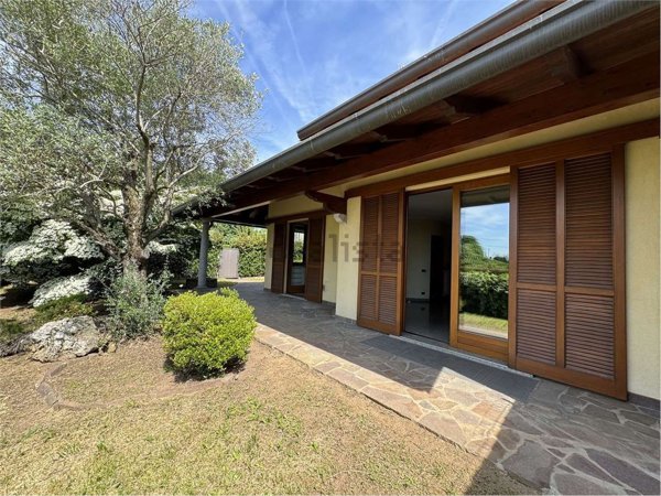 casa indipendente in vendita a Bregnano