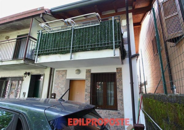 casa indipendente in vendita a Bregnano