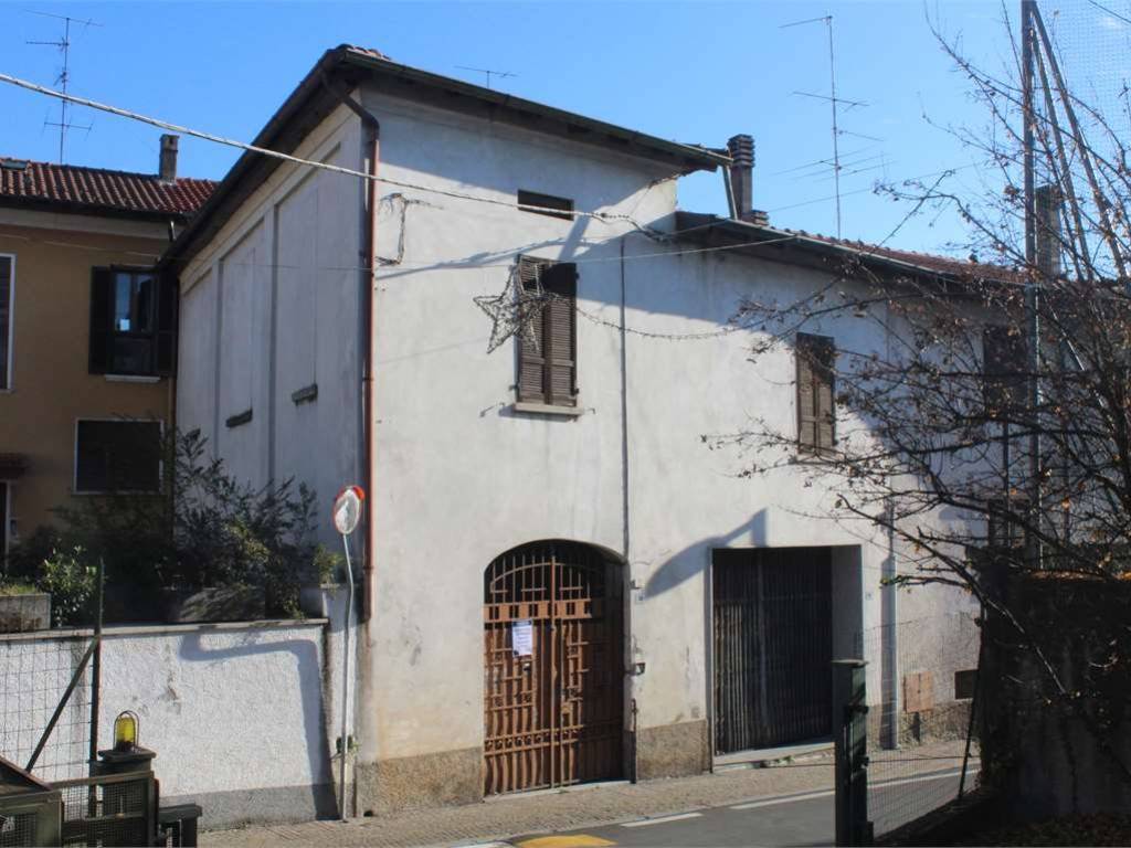 casa indipendente in vendita a Bregnano in zona San Michele