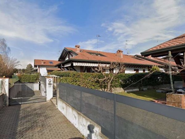 casa indipendente in vendita a Bregnano