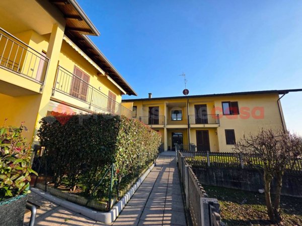 appartamento in vendita a Bregnano in zona San Michele