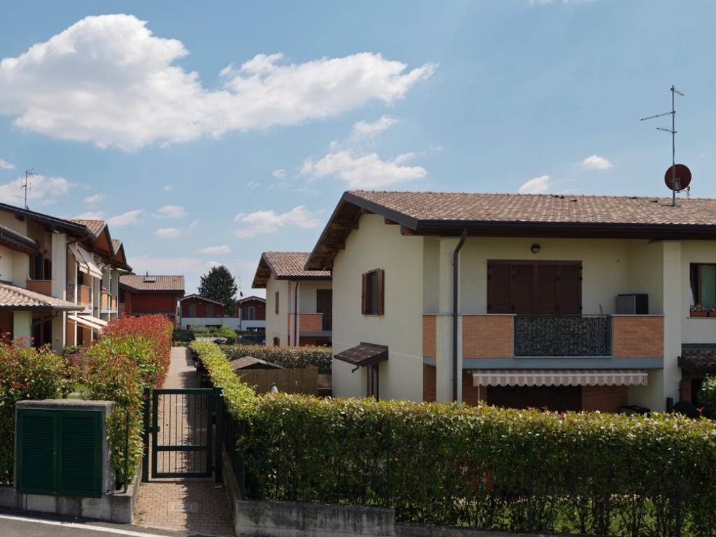 appartamento in vendita a Bregnano