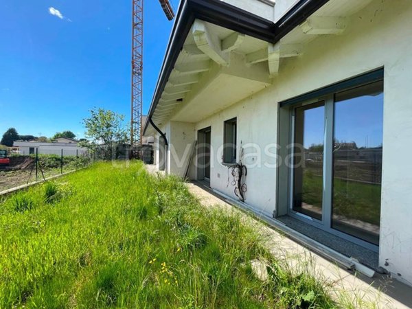 casa indipendente in vendita a Bregnano