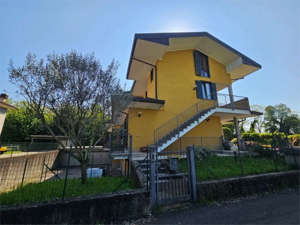 appartamento in vendita a Bregnano
