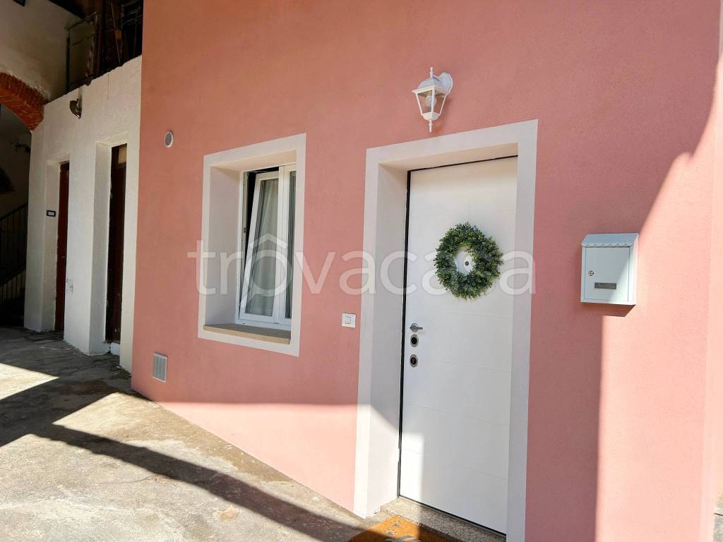 appartamento in vendita a Bregnano