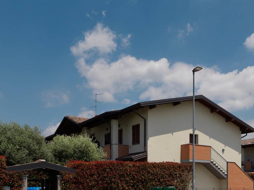 appartamento in vendita a Bregnano