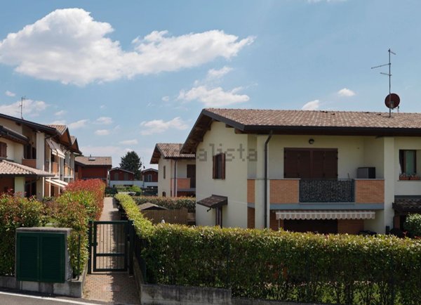 appartamento in vendita a Bregnano
