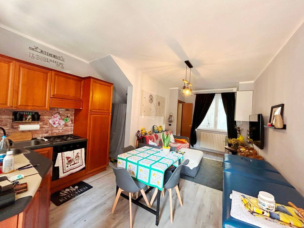appartamento in vendita a Bregnano in zona San Michele