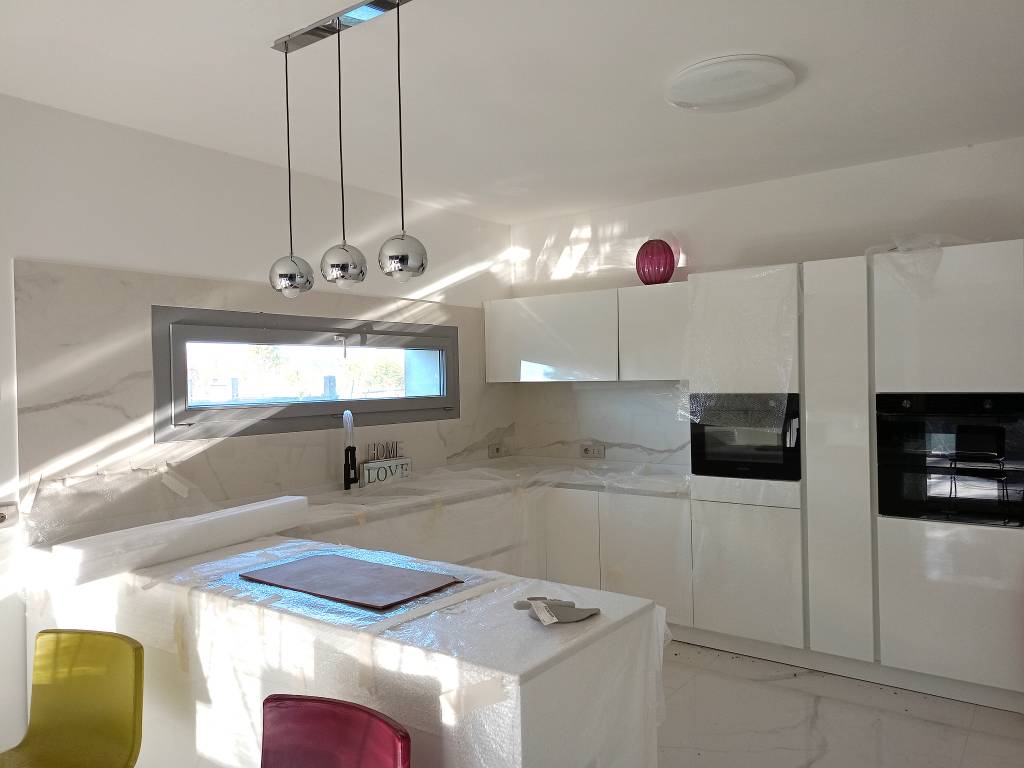 casa indipendente in vendita a Bregnano