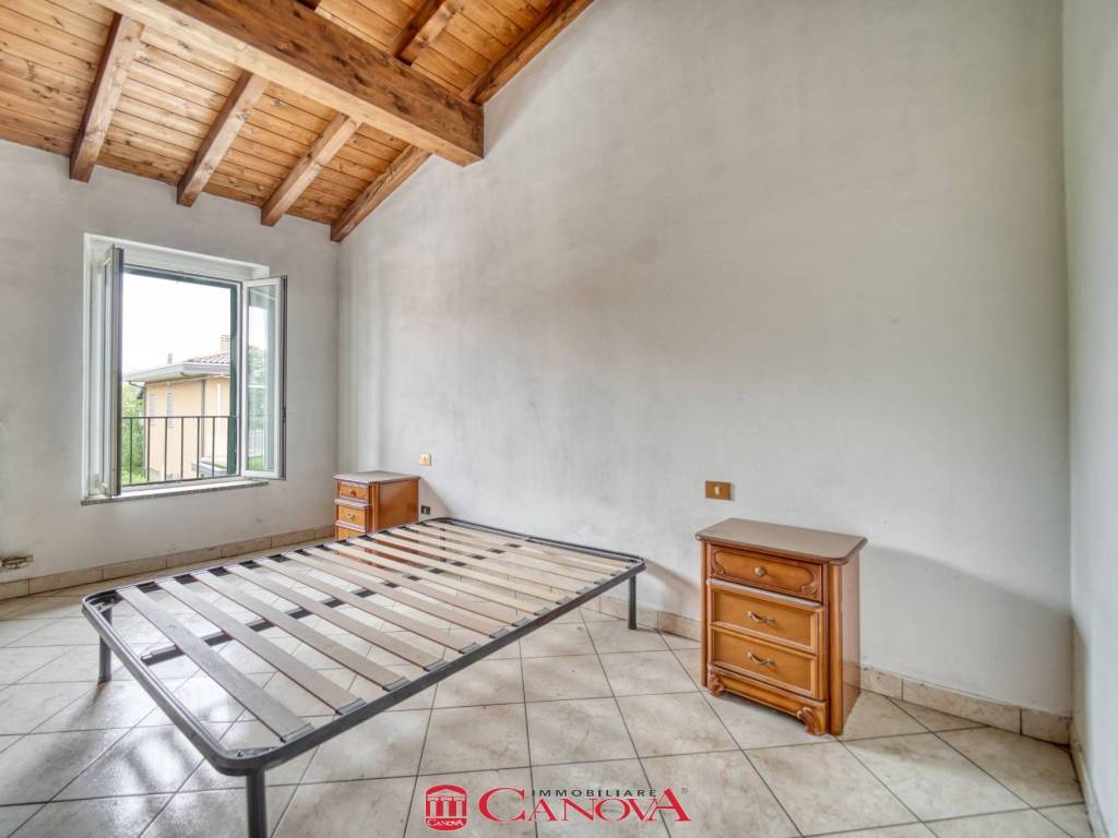 appartamento in vendita a Bregnano in zona San Michele