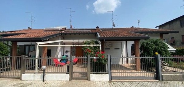 appartamento in vendita a Bregnano