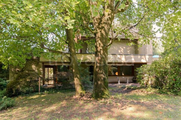 casa indipendente in vendita a Bregnano in zona Puginate
