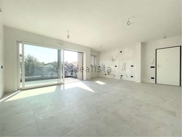 appartamento in vendita a Bregnano