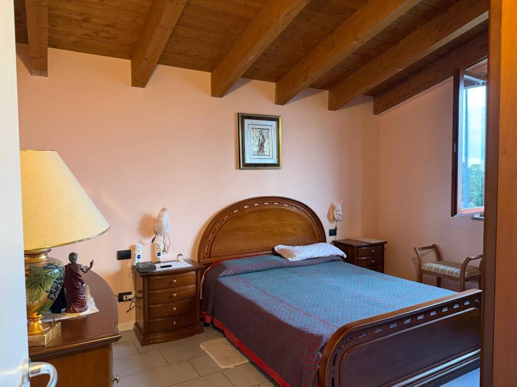 casa indipendente in vendita a Bregnano in zona San Michele