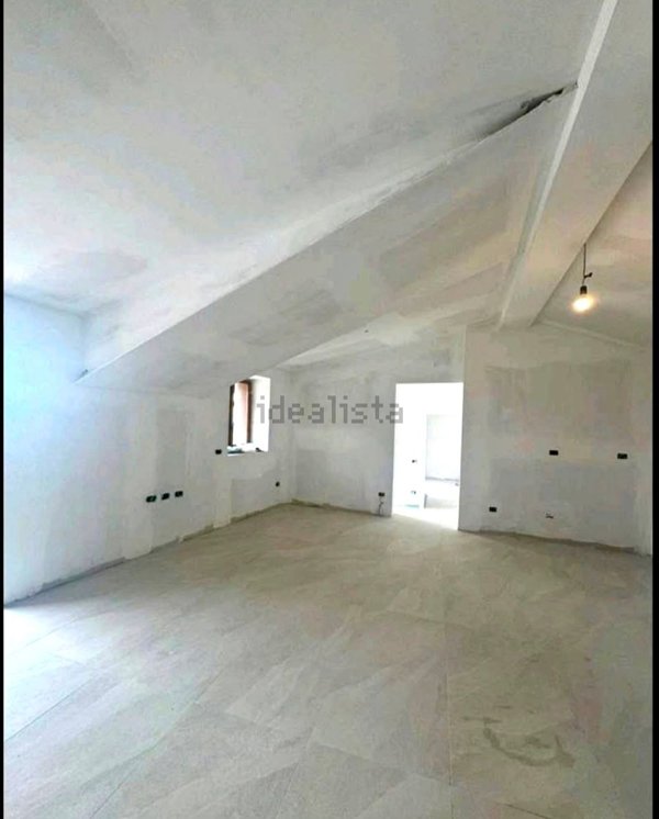 appartamento in vendita a Bregnano