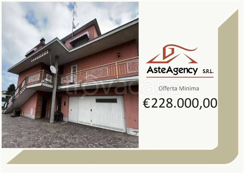 casa indipendente in vendita a Bregnano