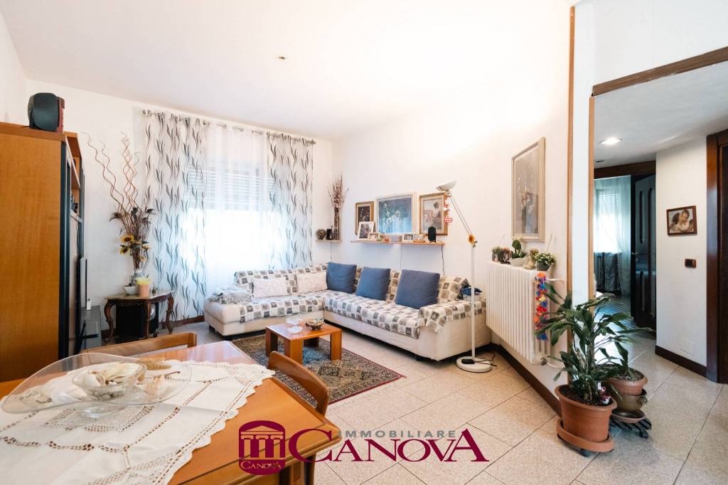 appartamento in vendita a Bregnano