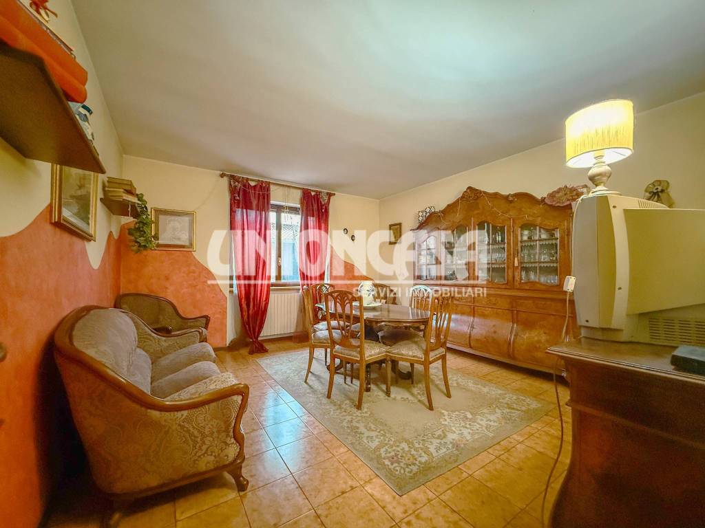 appartamento in vendita a Bregnano