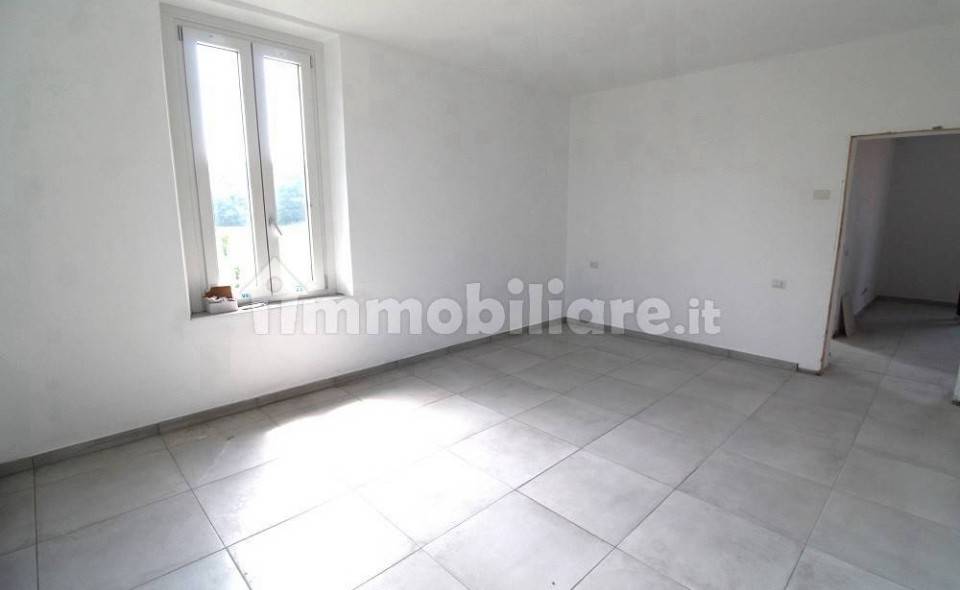 appartamento in vendita a Bregnano in zona San Giorgio