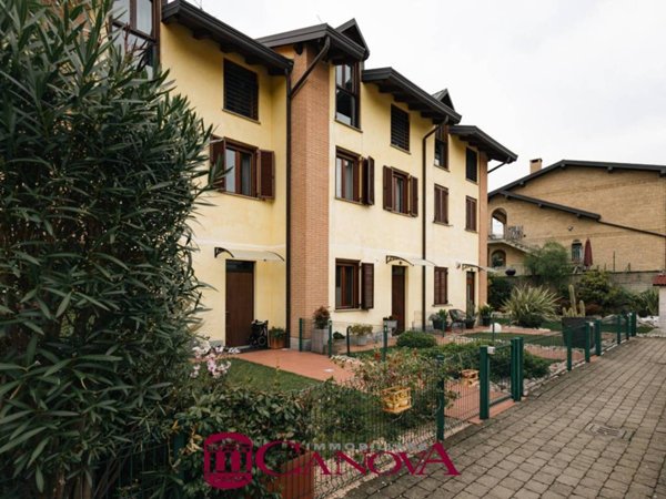 casa indipendente in vendita a Bregnano in zona San Giorgio
