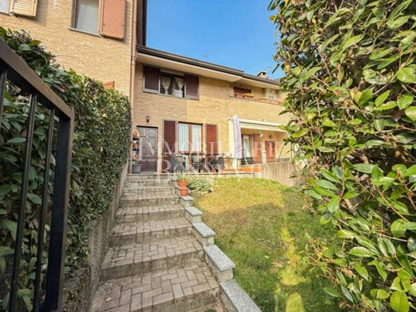 casa indipendente in vendita a Bregnano in zona San Michele