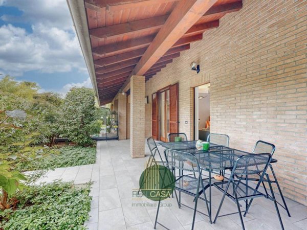 casa indipendente in vendita a Bregnano in zona San Michele