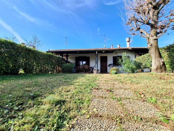 casa indipendente in vendita a Bregnano in zona San Michele
