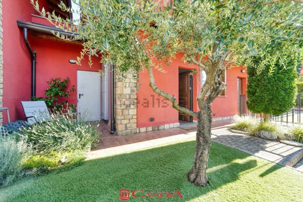 casa indipendente in vendita a Bregnano