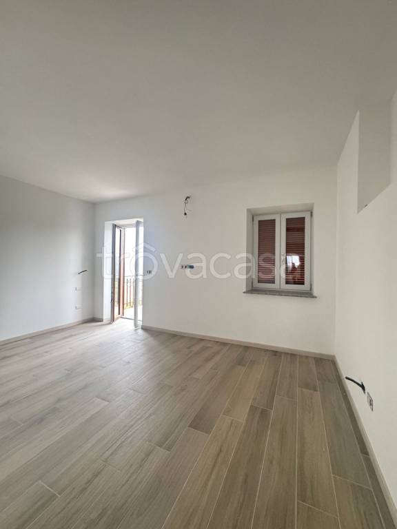 appartamento in vendita a Bregnano