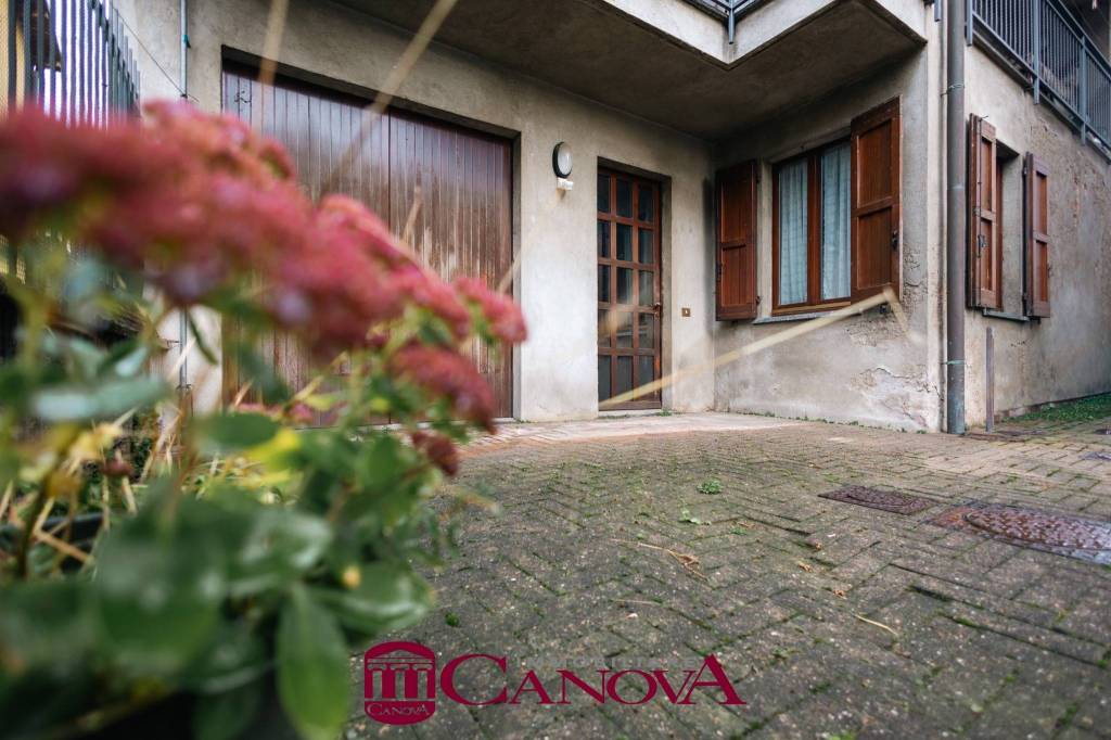 casa indipendente in vendita a Bregnano