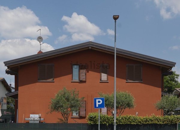 casa indipendente in vendita a Bregnano in zona Puginate