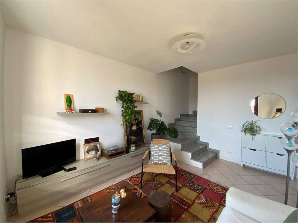 appartamento in vendita a Bregnano in zona San Giorgio