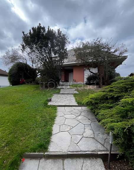 appartamento in vendita a Bregnano