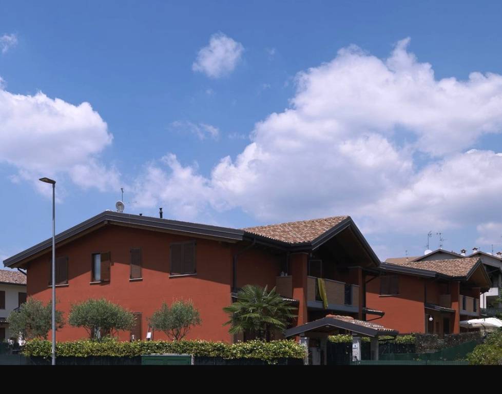 casa indipendente in vendita a Bregnano in zona Puginate