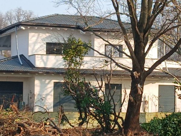 casa indipendente in vendita a Bregnano